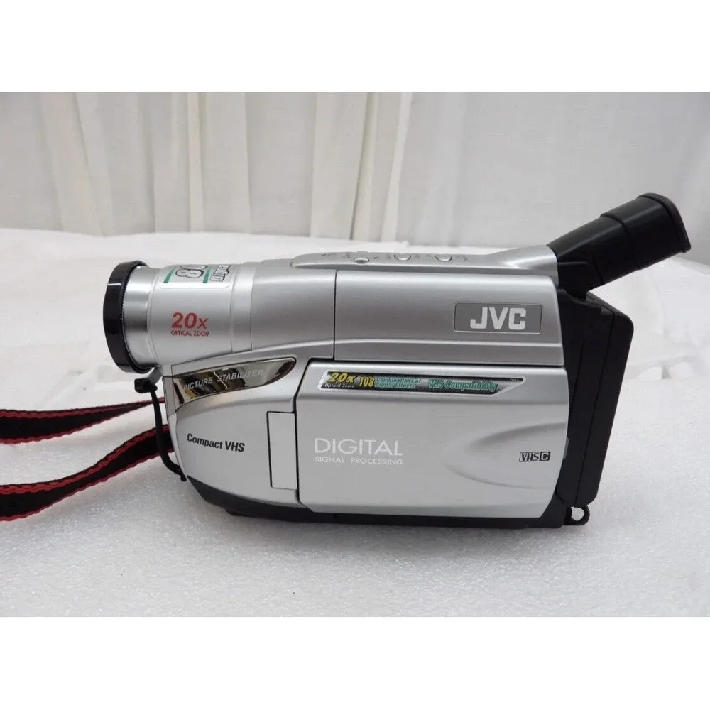 JVC Compact VHS Camcorder VHS C Model GR-AXM17U Tested A+ With Accessories